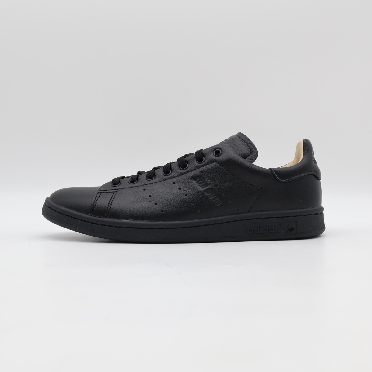 IH2450 adidas Originals Stan Smith Lux Core Black Sand Strata