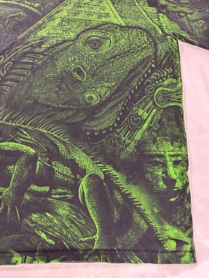 Vintage 90s Lizard Iguana AOP T-shirt Black 90s Green Ink Nature