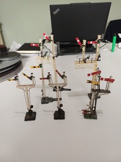 OO GAUGE SEMAPHORE JOB LOT X 6. ALL WORKING REMOVED FROM LAYOUT.