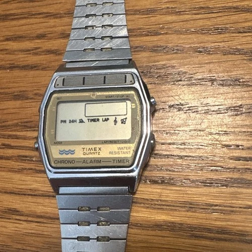 Vintage Timex Q Digital Watch Men Gold Silver Tone Alarm Chronograph - Untested