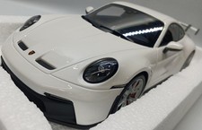 MINICHAMPS 143069011 1/18 Porsche 911 (992) GT3 Whi