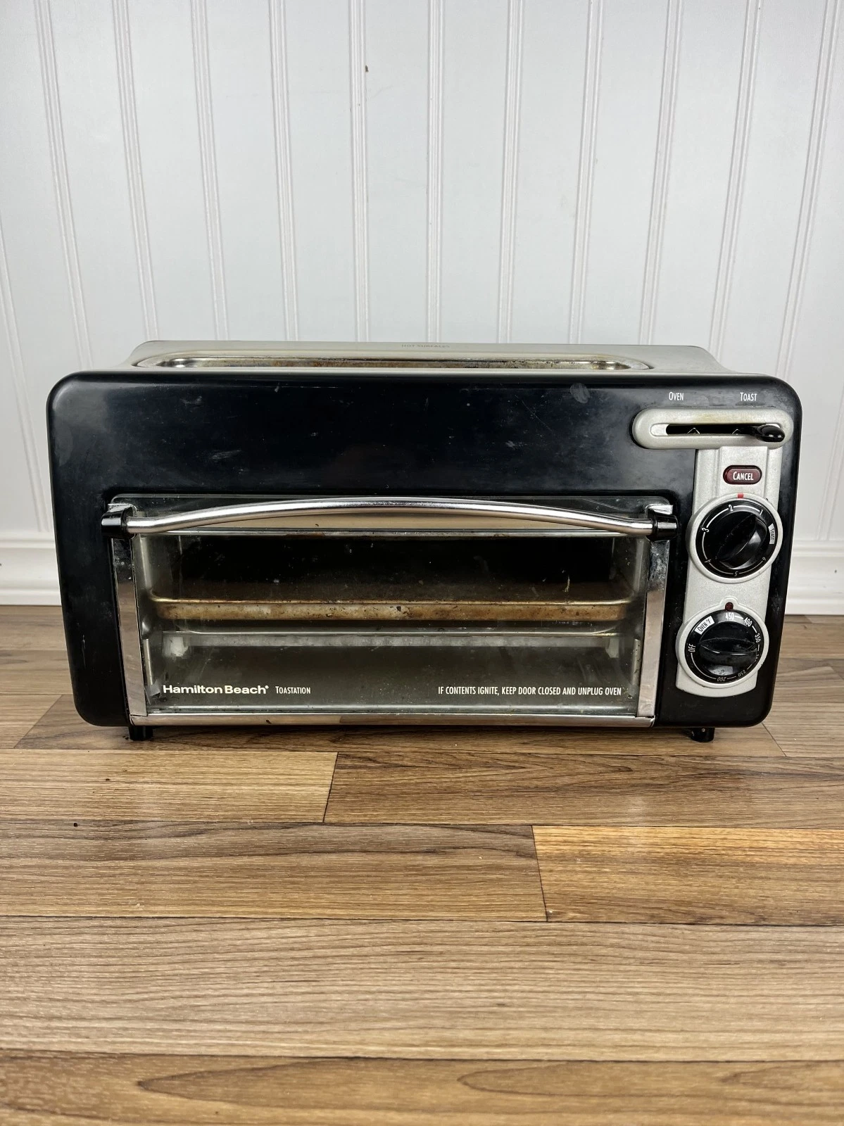 Hamilton Beach Toastation Compact 2-in-1 Two Slice Toaster & Oven Model 22708
