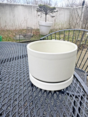 Vintage ARABIA Finland Richard Lindh 5.25  White Planter Pot and Saucer
