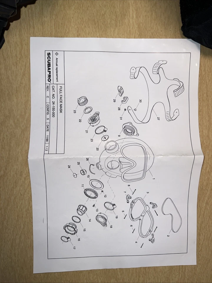 ScubaPro Full Face Dive Mask, Good Condition Part # 24 150 000 & Case - Image 3 of 4