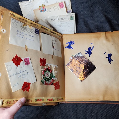 1940er SAMMELALBUM Seiten EPHEMERA Grußkarten Briefmarken Buchstaben Pressblumen - Bild 21 von 24
