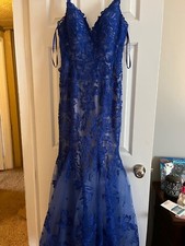 Ellie Wilde EW122017 Prom Dress, Altered to around size 2 i m 5 3 105 pounds