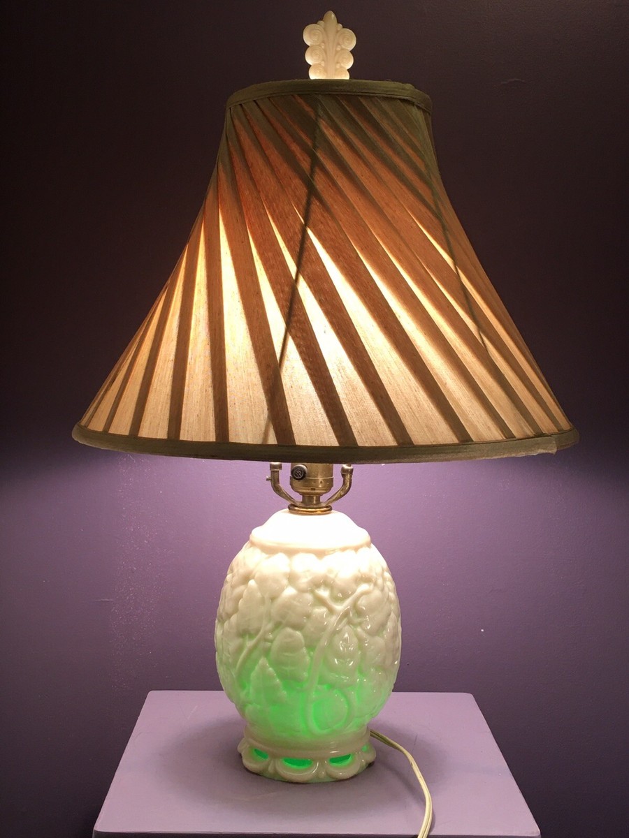 Antique Aladdin Alacite Oak Leaf Lamp With The Original Finial | eBay