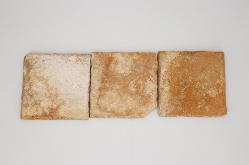 18th Century Antique Portuguese Set of 3 Brown, Yellow and White Baroque Tiles - Picture 8 of 8