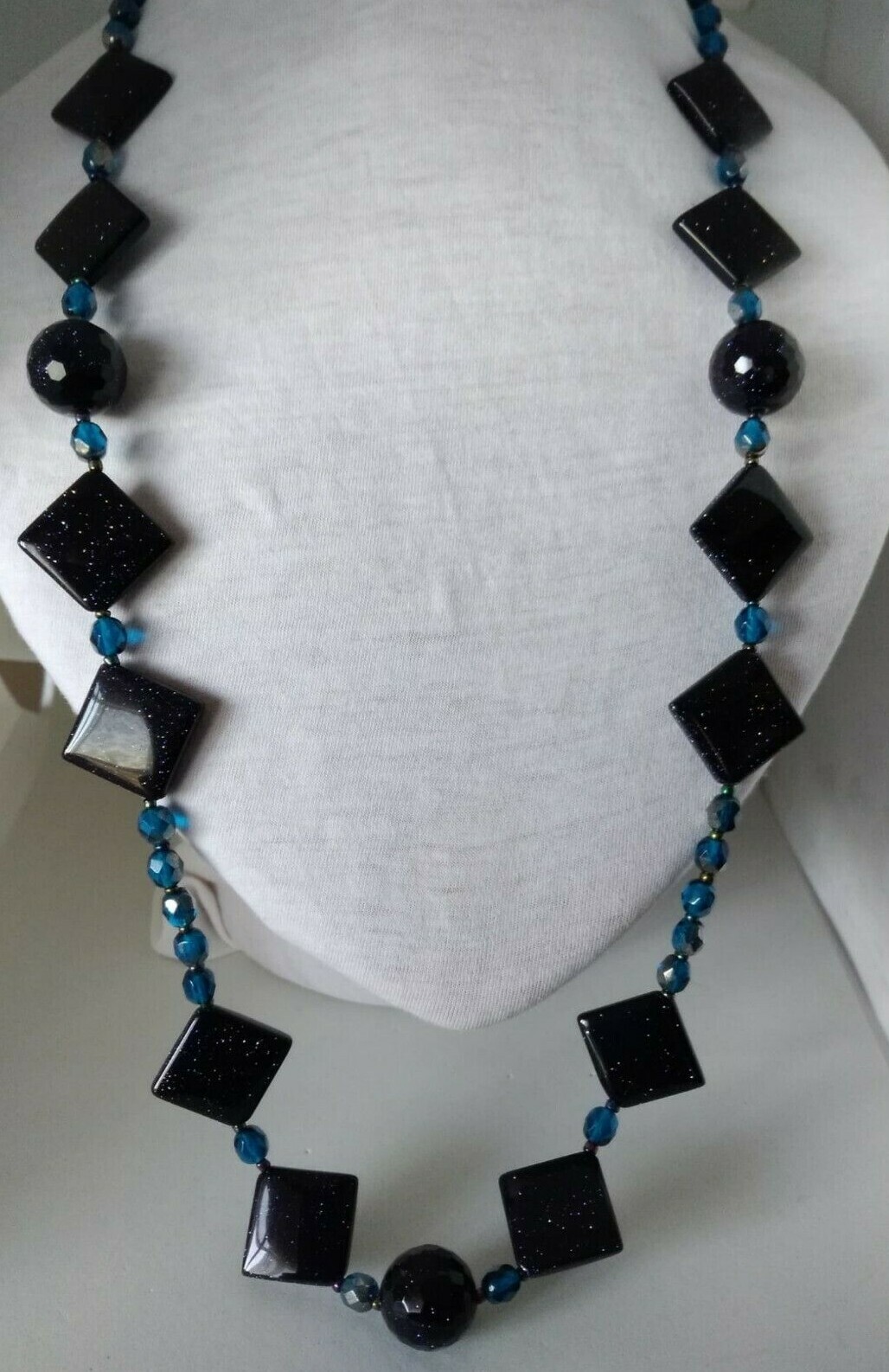 Collana pietre dure Pietra della luna Blu scuro perline in mezzi cristalli CB/7