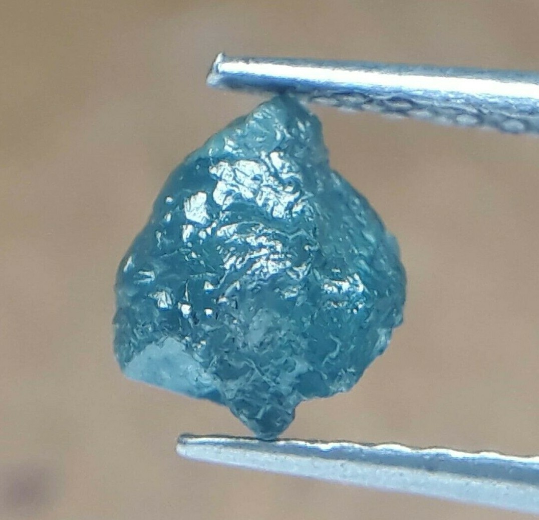 A ROUGH DIAMOND IN BLUE GROUND ダイヤモンド 原石 0.64 Ct Natural Blue Color Diamond Loose Uncut Rough Diamond Blue