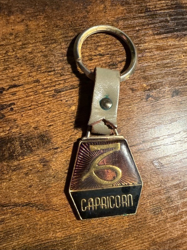 VTG Capricorn Zodiac Sign Horoscope Info Key Chain 1980's Leather Enamel Metal