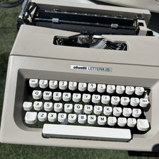 OLIVETTI LETTERA 25 Typewriter Made in Spain with Case in For Parts Repair thumbnail