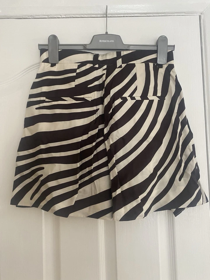 Pantalones cortos Cos estampados de seda talla EU 34 UK 8 Foto 3 de 3