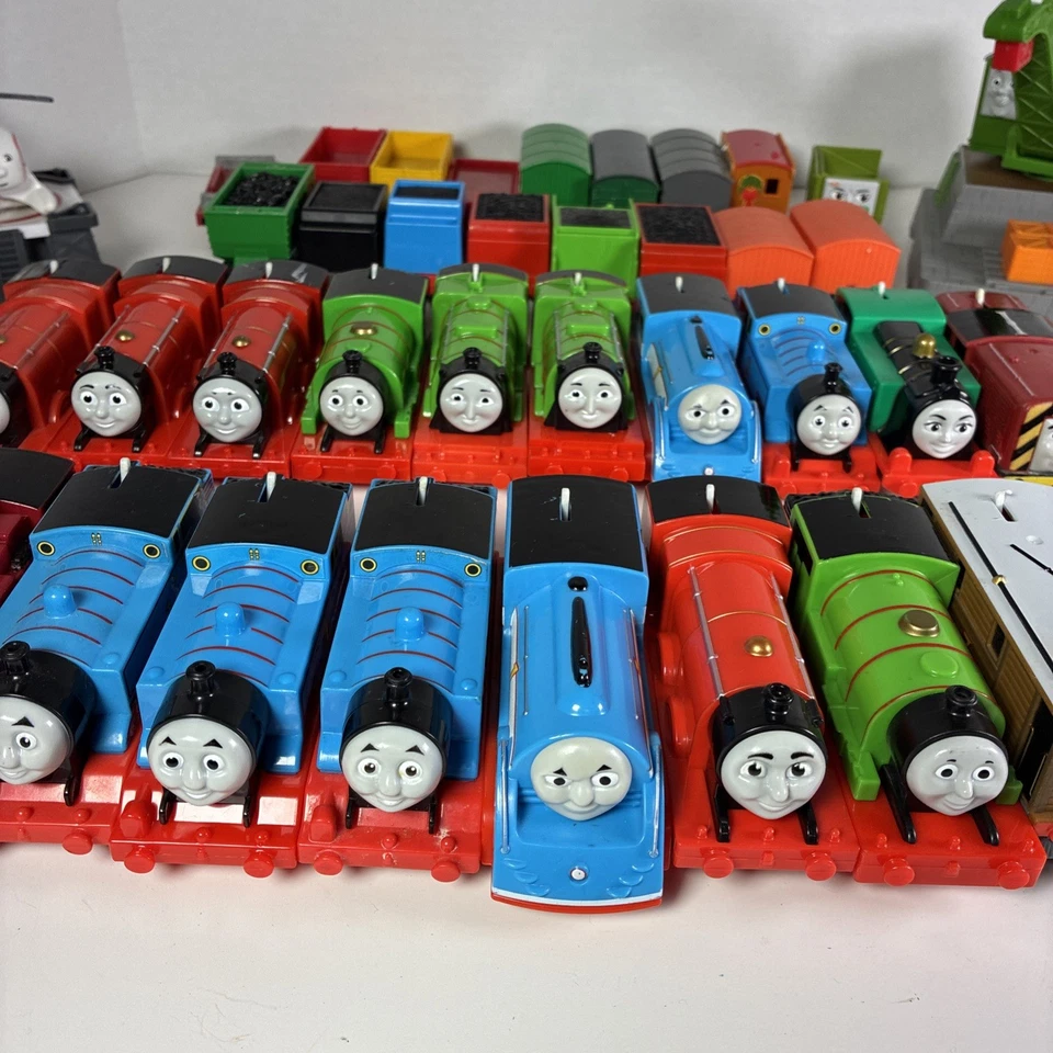 Lot of 40 Thomas & Friends Motorized Working & Non-Working TrackMaster Mattel - Image 3 of 4