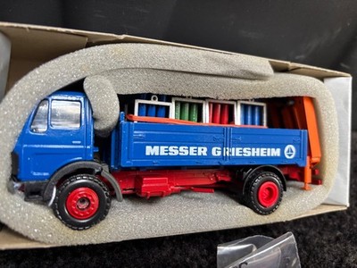 Conrad 3058, Mercedes Benz bottled gas Truck, Messer, 1/50, Die-cast BRAND NEW!