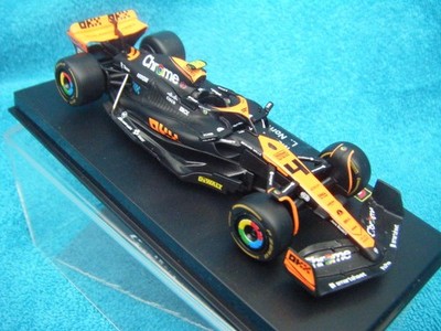 McLaren Mercedes MCL 60 Burago  Formel 1  1:43 L. Norris 2023 Singapore Edition