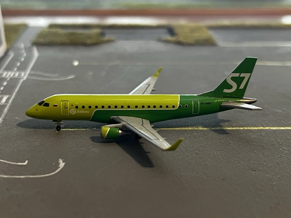 Herpa 562645 - 1:400: S7 Airlines Embraer E170 - NEU + OVP