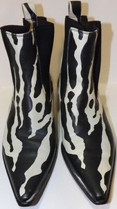 boots animal print