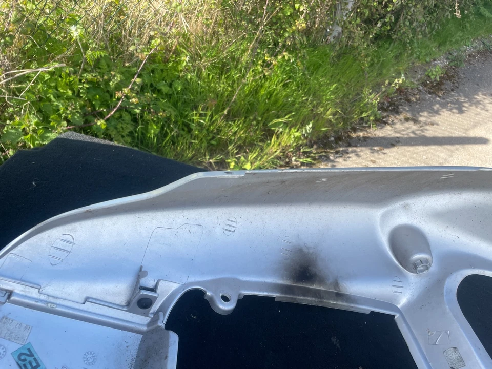 Triumph Daytona 955i 2003 asiento trasero panel lateral trasero carenado Foto 4 de 4