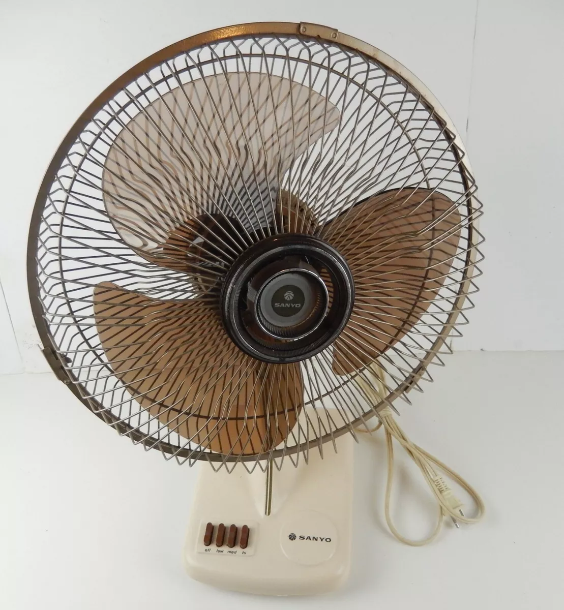Tabletop oscillating fan deals