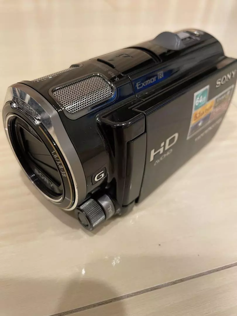 Sony HDR-CX560V(B) Handycam With night shot function FULL HD AVCHD 