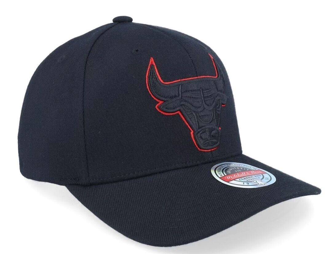 Officially License Chicago Bulls Mitchell & Ness Black Snapback