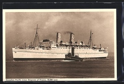 AK Passagierschiff Empress of France, Canadian Pacific Liner auf hoher See 