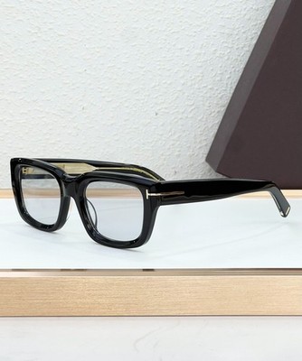 TOM FORD Style Unisex Sunglasses - MODEL：FT1327 - SIZE: 52-22-145
