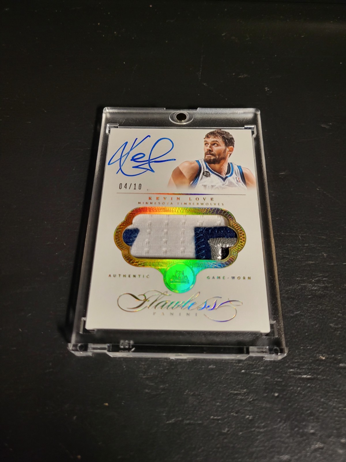2013-14 Panini Flawless Kevin Love Patch auto /10 Gold Game Used view 3