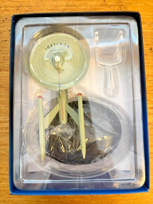 4261 - Eaglemoss Star Trek U.S.S. Enterprise NCC-1701 (2254) Starship Model