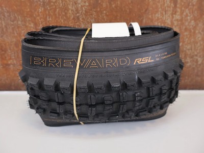 BONTRAGER BREVARD RSL SE TLR / 27.5'' X 2.5'' / MTB-REIFEN / TRIPLE COMPOUND / 125
