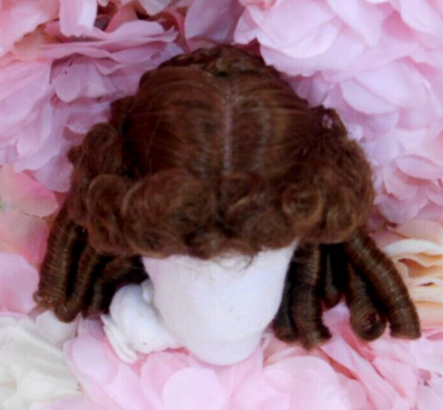 PELUCA MUÑECA MONIQUE 6/7 VINTAGE marrón FANTASÍA upswept trenza y salchicha rizos stock antiguo - Imagen 5 de 7
