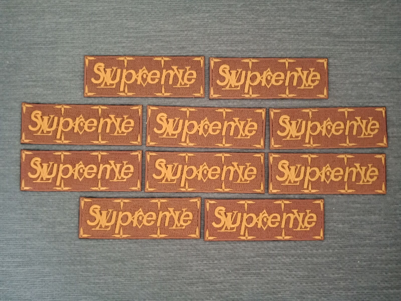 10 pcs Fashion Brown Su preme Badge Sew Iron on Embroidered Patch or Sew on Hat