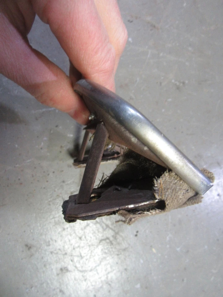 Chevrolet Fleetline Styleine 1951 coche interior reposabrazos manija base moldura Foto 3 de 4