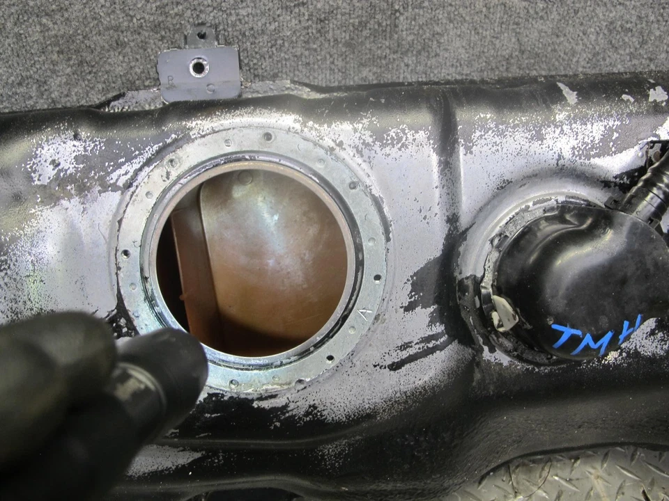 00-05 TOYOTA MR2 SPYDER ZZW30L 1ZZFE FUEL TANK UNIT OEM - Image 4 of 4