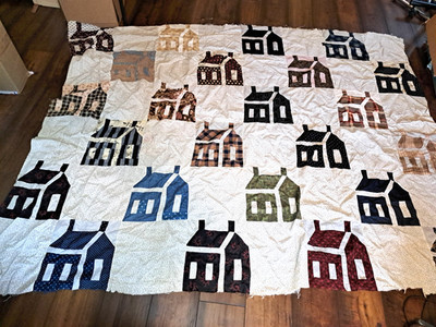 Vtg House Cabin Quilt Topper Hand-Stitched 11'' Blocks 86x67 *Slight Damage*