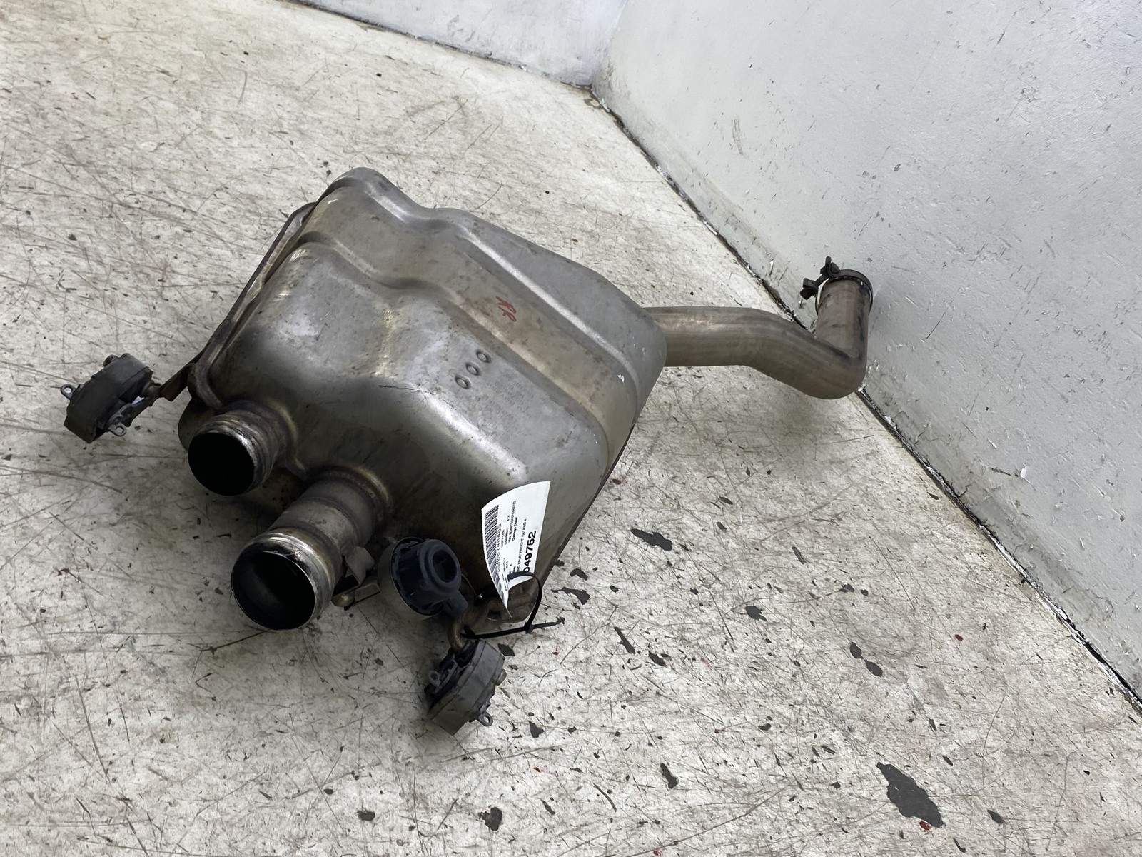 2014-2018 BENTLEY FLYING SPUR AWD 4.0L V8 REAR RIGHT SIDE EXHAUST MUFFLER PIPE