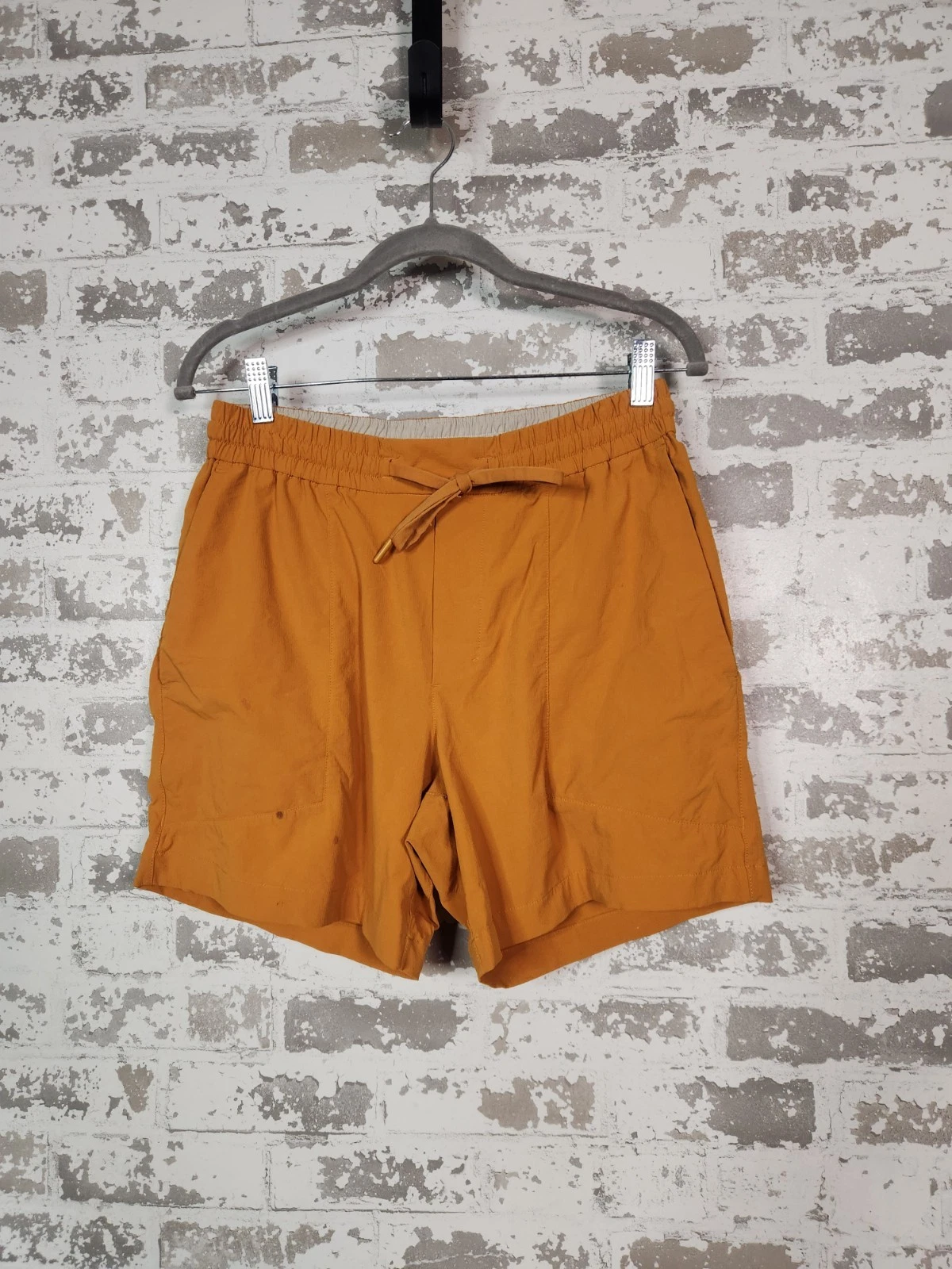 Lululemon Bowline Shorts Size Medium Orange Ripstop Lightweight 6" READ