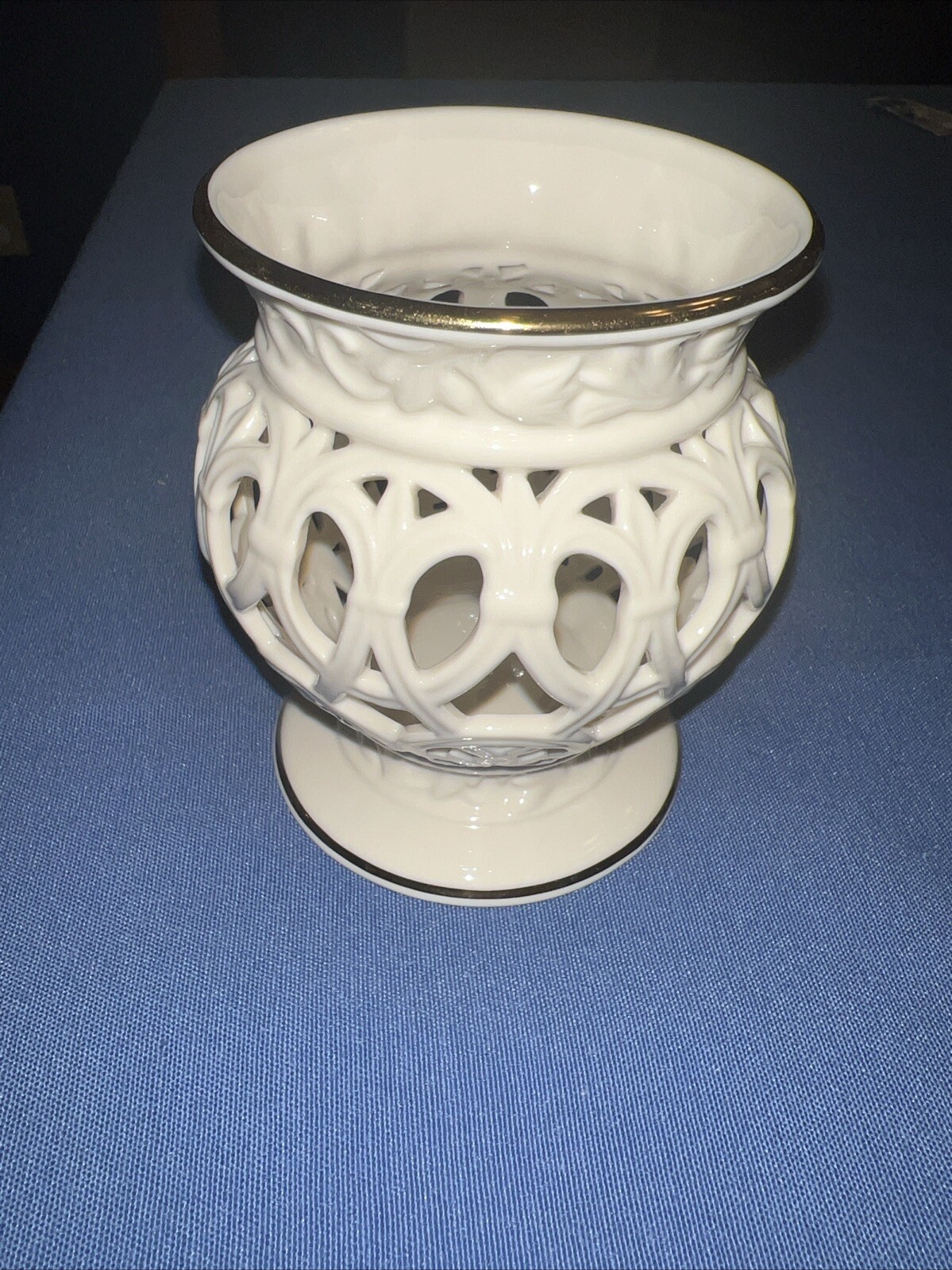 Picture 1 of 4