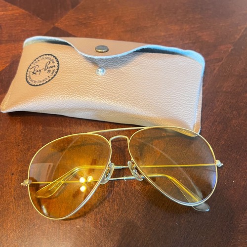 Vtg Bausch & Lomb Ray-Ban Aviator Sunglasses Ambermatic Lenses 62/14 read