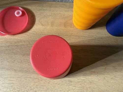 Nuovo vecchio stock retrò Tupperware set di quattro bicchieri con coperchio di paglia - Foto 4 di 5