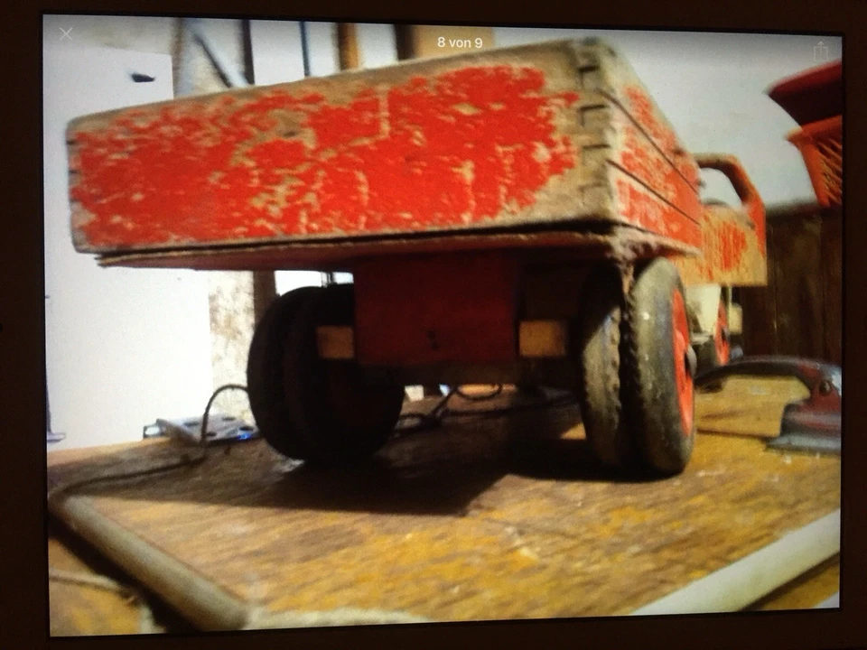 Alter LKW aus Holz - Bild 2 von 4