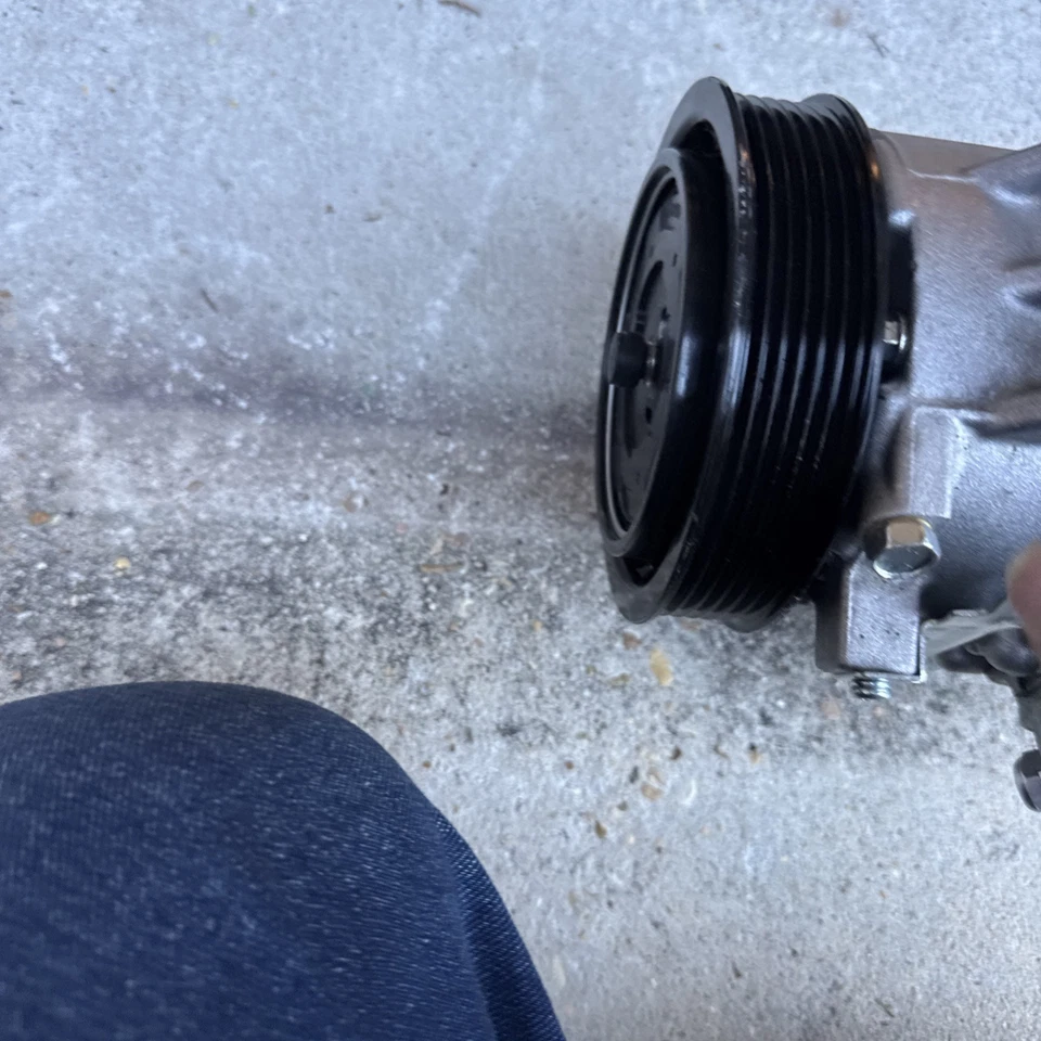 Compresor de aire acondicionado con embrague para Toyota Corolla Matrix 2011-2014 178322 8831068031 Foto 2 de 4