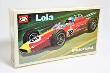 UPC Universal Powermaster Corp 4021 Scale Friction Motorized Lola Model Kit