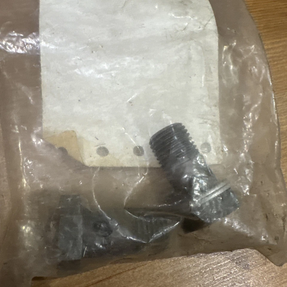 Mercedes-Benz SL W113 Pagoda Fuel Damper Hose Banjo Bolt Pair - 915036010204 - Image 2 of 2