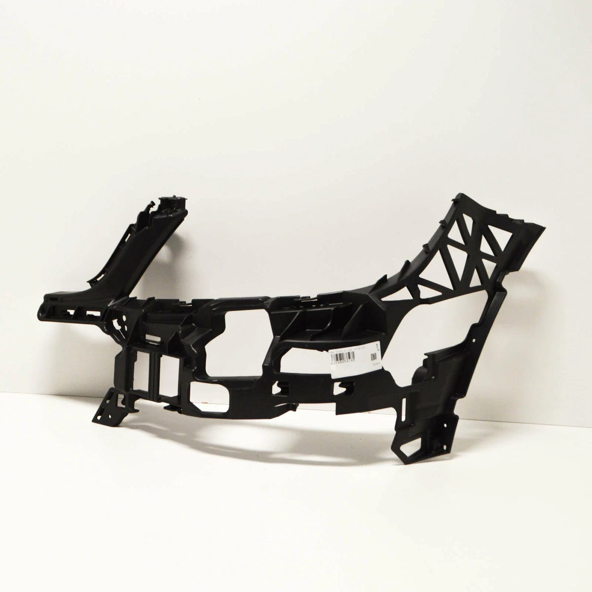NEW MB C W204 AMG FRONT LEFT BUMPER LEFT MOUNTING BRACKET 