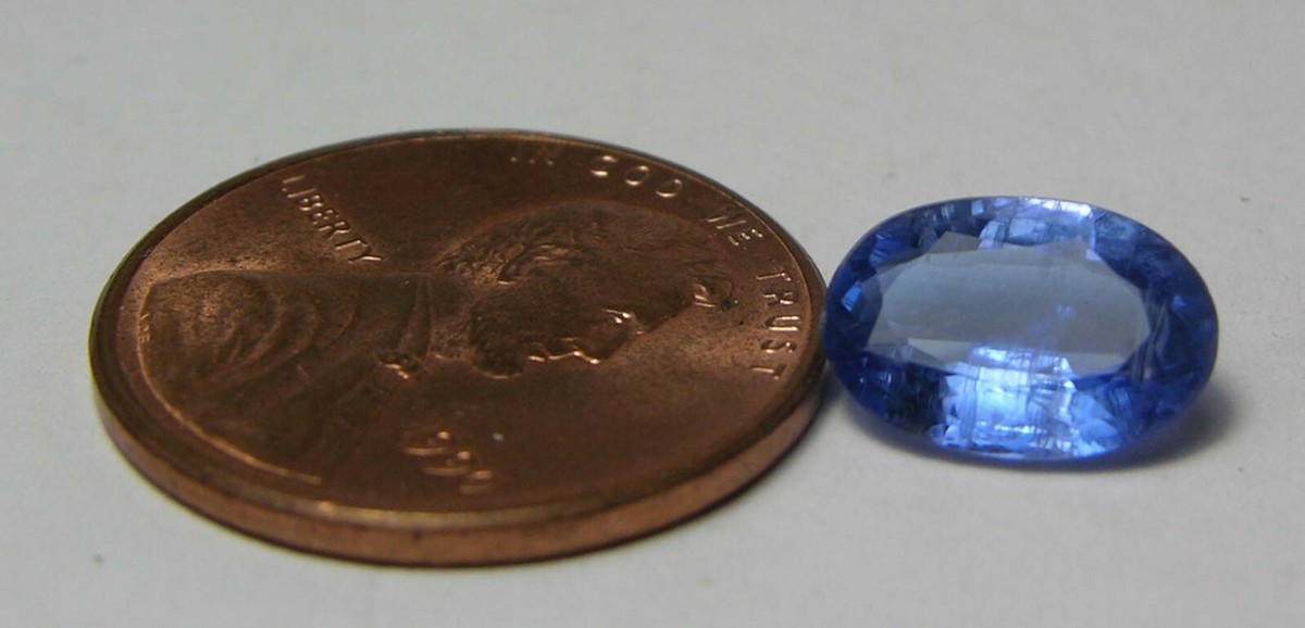 Pierre Kyanite Naturelle Bleue, 2.00 Carats - Très Belle Qualité, Neuf Sans Emballage