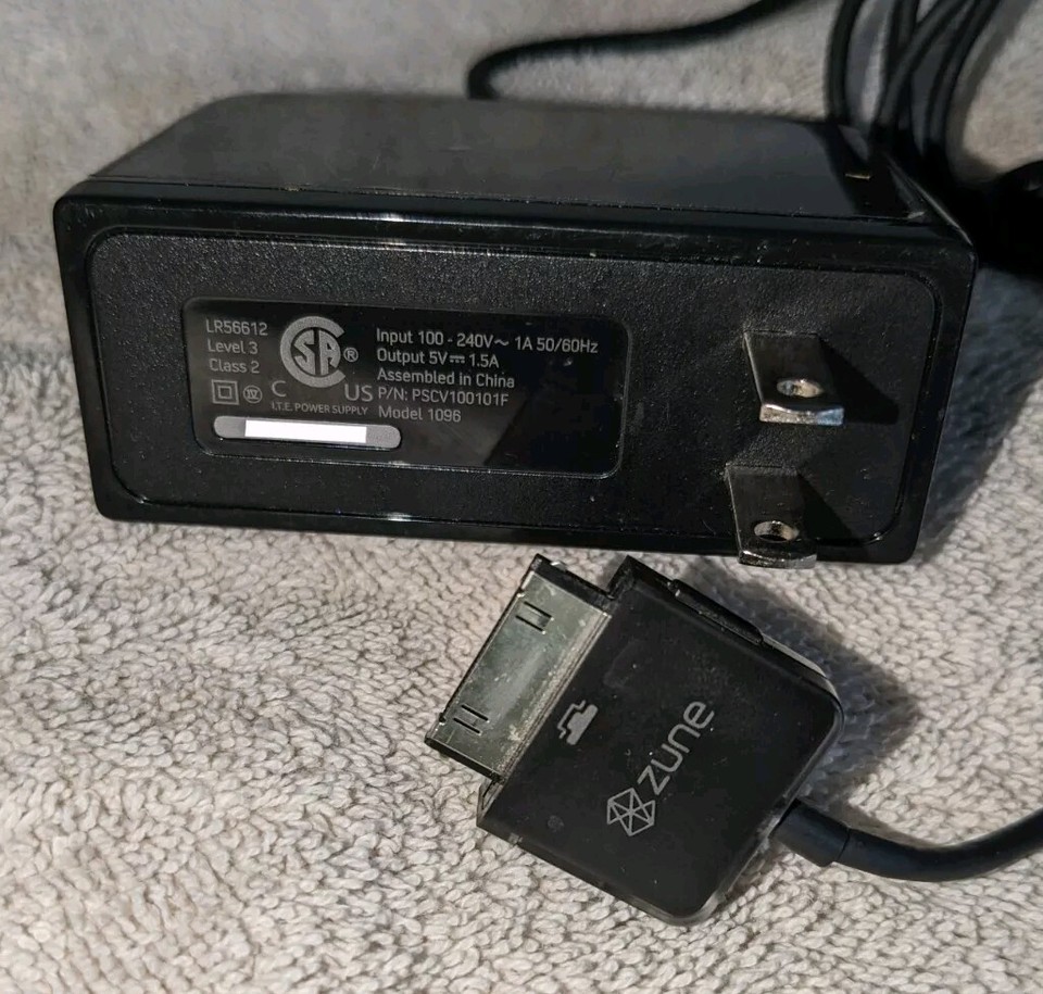 Microsoft Zune Model 1089 Digital Media Player MP3 Black, Bundle Cord