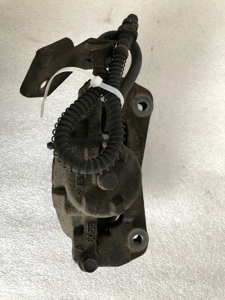 Сменный дисковый суппорт переднего правостороннего тормоза 2002-2005 Mitsubishi Eclipse - Изображение 3 из 4