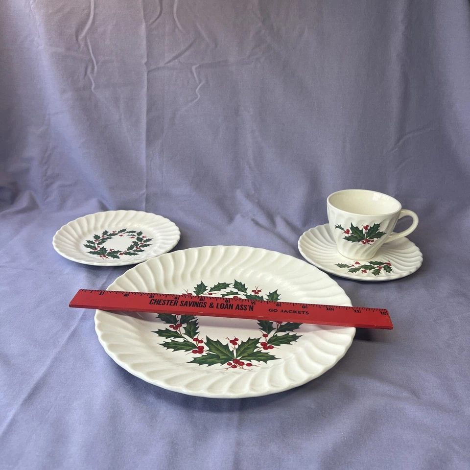 Scio Japan Holly Berry Christmas Holiday Swirled Plates Cup Saucers - Set Of 12 - Image 3 of 4